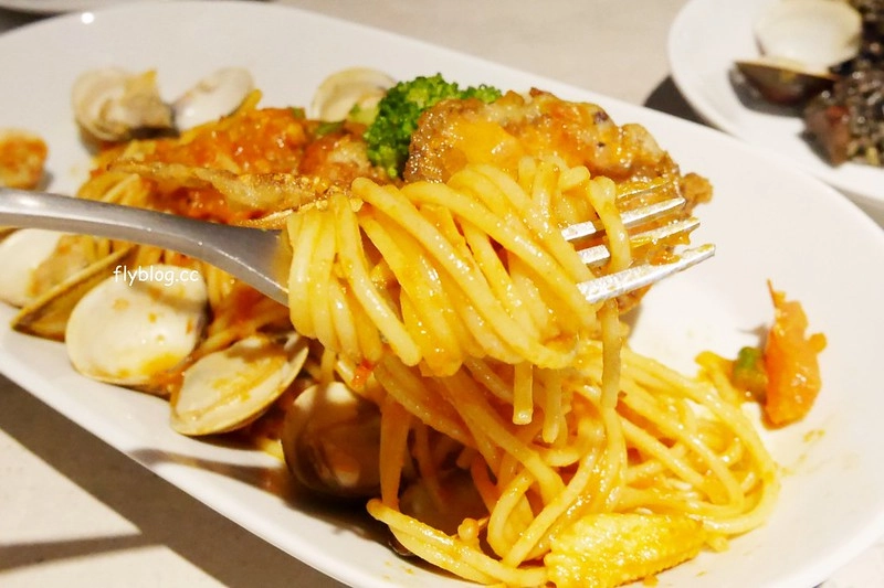 台中北屯｜眺高STAY WITH MOUNTAIN，北屯大坑景觀餐廳，眺望270&deg;的台中屯區夜景 @飛天璇的口袋