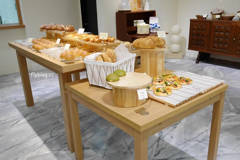 台中西區｜蜜柑法式甜點麵包．老宅改建法式麵包甜點店，模範街鄰近草悟道商圈 @飛天璇的口袋