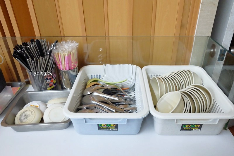 台中北區｜家味小館．會翻滾的酸辣麵，永興街美食推薦，鄰近中國醫大學 @飛天璇的口袋