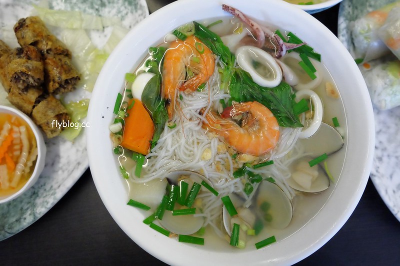 愛玲越南小館┃台中豐原：簡單乾淨的用餐環境，清爽無負擔的越南料理，圓環東路小吃美食推薦 @飛天璇的口袋