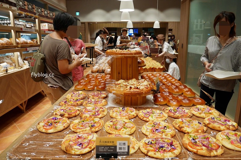 台中吳寶春麵包｜世界冠軍麵包台中也吃的到，推薦台中限定和鹽味可頌，還有冰淇淋也很好吃 @飛天璇的口袋
