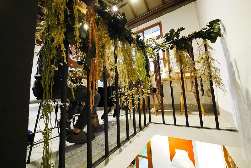 Overture序曲．審計336┃台中西區：台中人氣甜點店進駐草悟道商圈，一樣是老宅的氛圍，有審計新村店限定千層蛋糕 @飛天璇的口袋