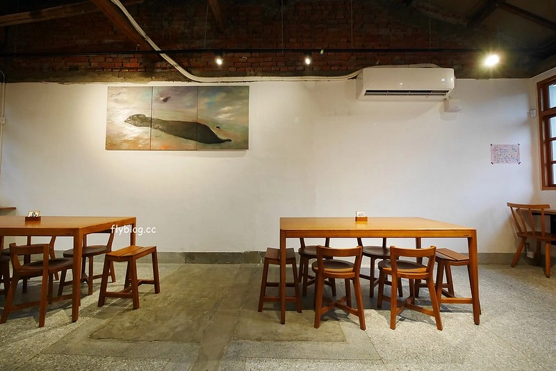 Overture序曲．審計336┃台中西區：台中人氣甜點店進駐草悟道商圈，一樣是老宅的氛圍，有審計新村店限定千層蛋糕 @飛天璇的口袋