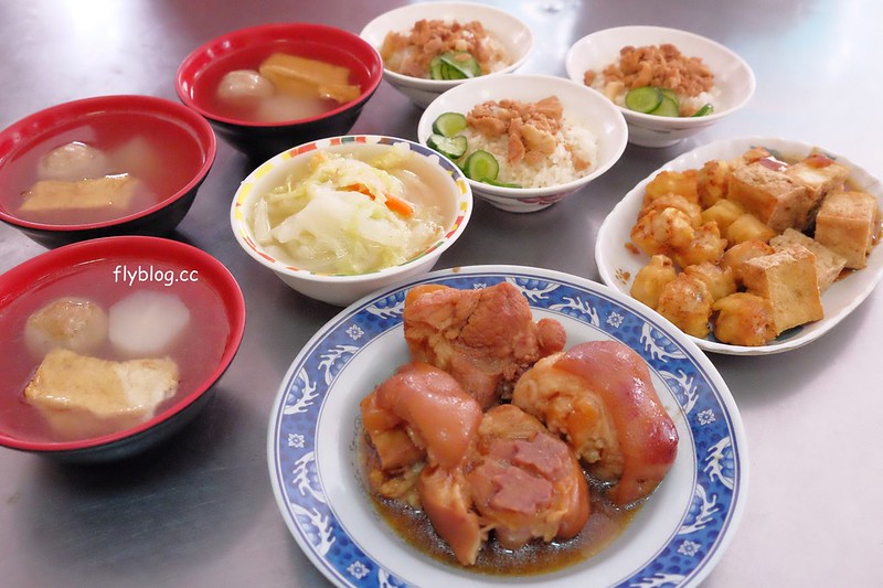 嘉義東區｜三代西市米糕：嘉義小吃一路吃，同場加映嘉義小吃美食：西市老店筒仔米糕、阿坤師土魠魚羹、蘇記傳統紅豆餅、貓尾巴Cat’s Tail @飛天璇的口袋