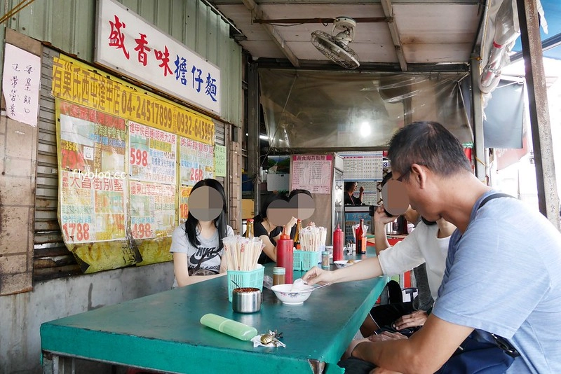 台中西屯｜盛香味擔仔麵．青海路惠來市場裡面，低調不顯眼卻每天大排長龍 @飛天璇的口袋