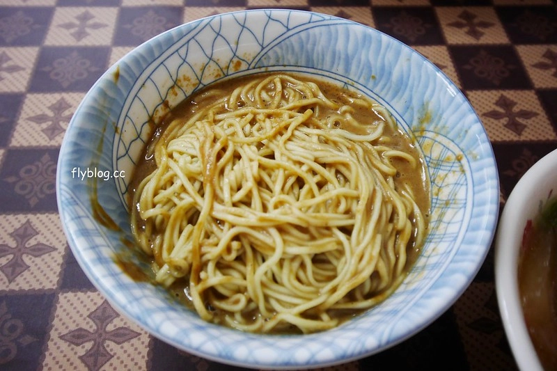 宜蘭美食｜農權路炸醬麵，農權路上的無名麵店，意外發現簡單樸實的美味 @飛天璇的口袋