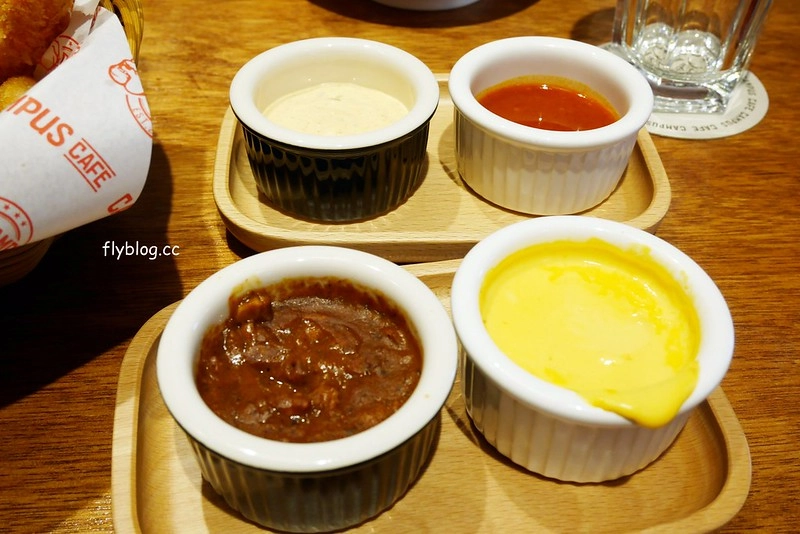 Campus Cafe┃台中西區：台北超人氣連鎖美式餐廳進駐台中，台中廣三SOGO百貨旗艦店11/15開幕，環境寬敞明亮充滿濃厚的美式氛圍 @飛天璇的口袋