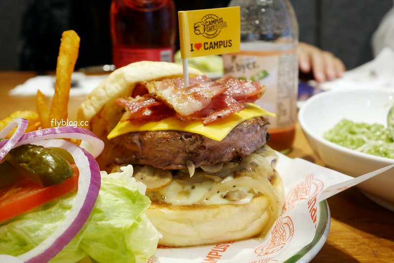 Campus Cafe┃台中西區：台北超人氣連鎖美式餐廳進駐台中，台中廣三SOGO百貨旗艦店11/15開幕，環境寬敞明亮充滿濃厚的美式氛圍 @飛天璇的口袋