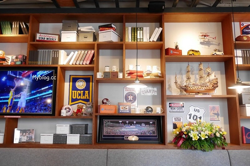 Campus Cafe┃台中西區：台北超人氣連鎖美式餐廳進駐台中，台中廣三SOGO百貨旗艦店11/15開幕，環境寬敞明亮充滿濃厚的美式氛圍 @飛天璇的口袋