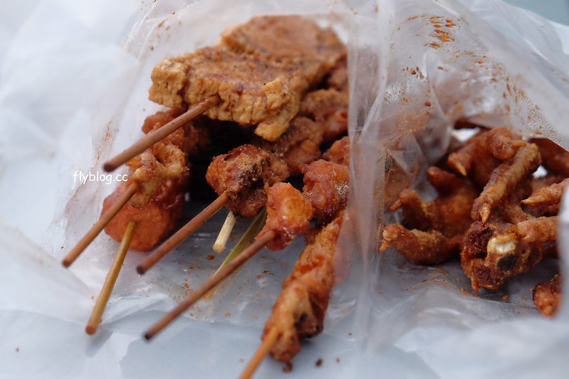 南投草屯｜林家烤肉屋．草屯大觀市場超人氣烤肉屋，推薦米血、豆皮、七里香，隱藏版炸雞排 @飛天璇的口袋