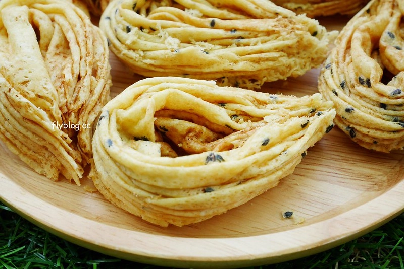 台中新社｜旺來蓁展蛋捲｜曾經一等就是半年的手工蛋餅，看起來毫不起眼卻是一口接一口 @飛天璇的口袋