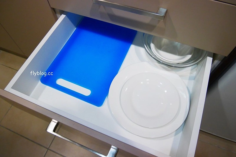 紐西蘭奧克蘭｜奧克蘭城市飯店 Auckland City Hotel．房間備有小廚房，隔壁就是韓國超市，鄰近天空塔、皇后大道和維達港 @飛天璇的口袋