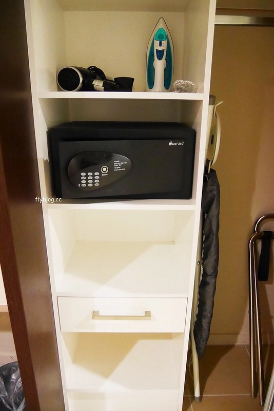 紐西蘭奧克蘭｜奧克蘭城市飯店 Auckland City Hotel．房間備有小廚房，隔壁就是韓國超市，鄰近天空塔、皇后大道和維達港 @飛天璇的口袋