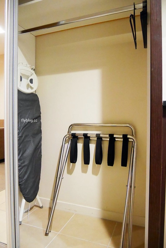 紐西蘭奧克蘭｜奧克蘭城市飯店 Auckland City Hotel．房間備有小廚房，隔壁就是韓國超市，鄰近天空塔、皇后大道和維達港 @飛天璇的口袋