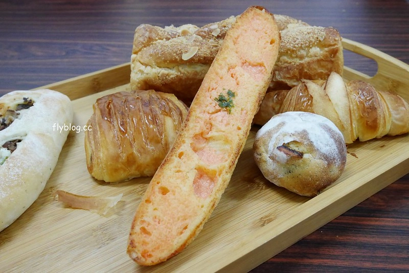 張泰謙麵包｜法國世界盃麵包大師個人賽，有歐式和台式麵包不同選擇，個人最推薦吐司和貝果 @飛天璇的口袋