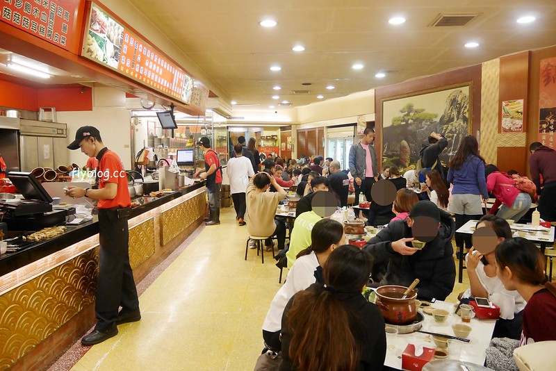 台中北區｜霸味薑母鴨台中旗艦店．三民路生意超好的薑母鴨店，用餐時間都是排隊人潮 @飛天璇的口袋