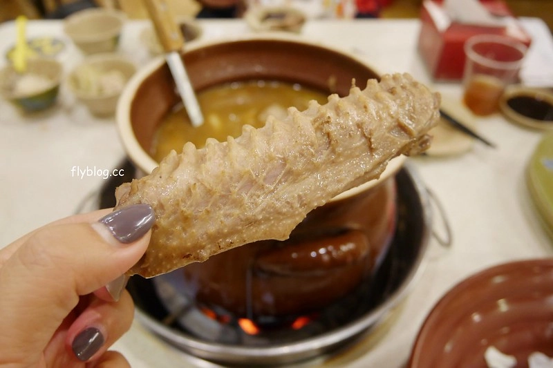 台中北區｜霸味薑母鴨台中旗艦店．三民路生意超好的薑母鴨店，用餐時間都是排隊人潮 @飛天璇的口袋