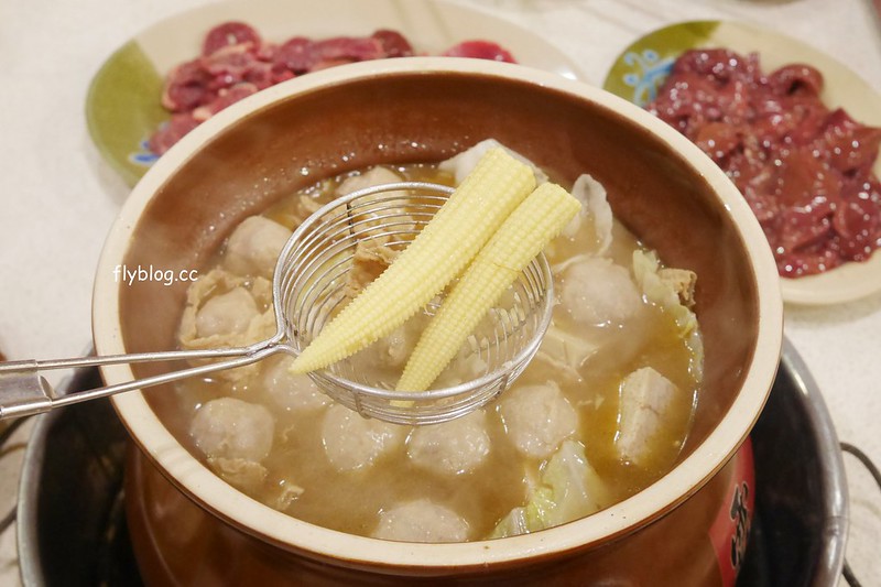 台中北區｜霸味薑母鴨台中旗艦店．三民路生意超好的薑母鴨店，用餐時間都是排隊人潮 @飛天璇的口袋