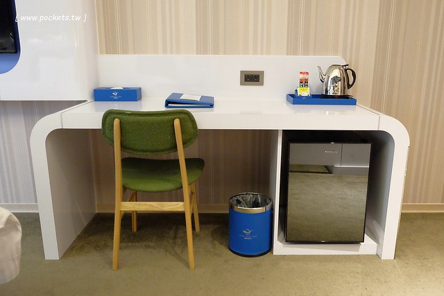 頭等艙飯店．Airline Inn┃台中住宿推薦：台中綠園道以機艙為主題的時尚飯店，鄰近廣三SOGO百貨與勤美綠園道，環境乾淨舒服CP值高，逛街購物都方便 @飛天璇的口袋