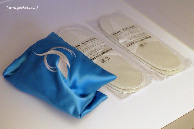 頭等艙飯店．Airline Inn┃台中住宿推薦：台中綠園道以機艙為主題的時尚飯店，鄰近廣三SOGO百貨與勤美綠園道，環境乾淨舒服CP值高，逛街購物都方便 @飛天璇的口袋