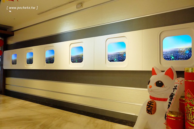 頭等艙飯店．Airline Inn┃台中住宿推薦：台中綠園道以機艙為主題的時尚飯店，鄰近廣三SOGO百貨與勤美綠園道，環境乾淨舒服CP值高，逛街購物都方便 @飛天璇的口袋