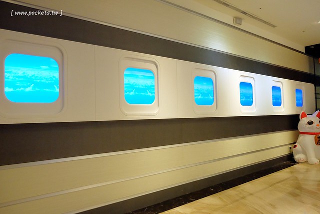 頭等艙飯店．Airline Inn┃台中住宿推薦：台中綠園道以機艙為主題的時尚飯店，鄰近廣三SOGO百貨與勤美綠園道，環境乾淨舒服CP值高，逛街購物都方便 @飛天璇的口袋