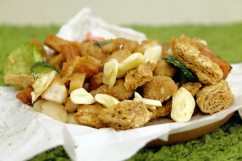 台中北屯｜港式鹹酥雞．特殊醬料香氣十足不膩口，還有隱藏版的和風炸皮蛋 @飛天璇的口袋