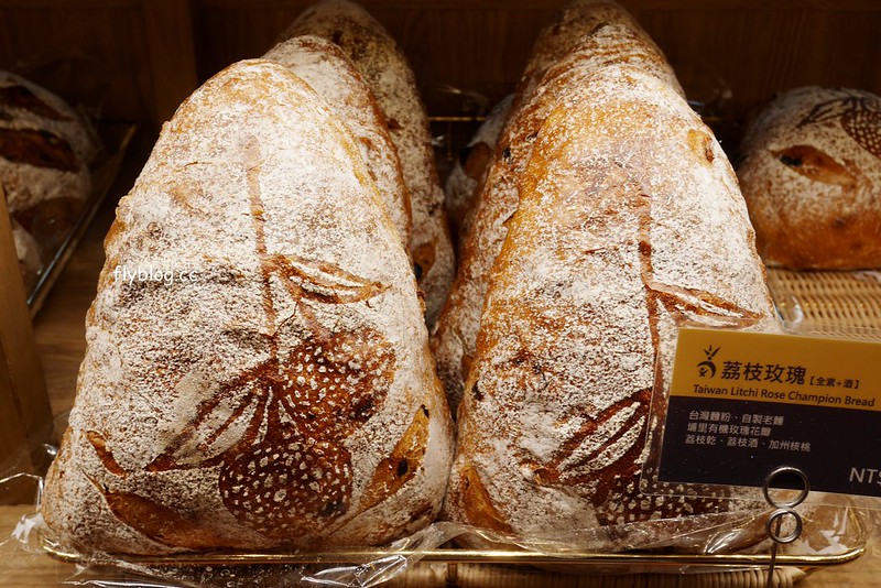 台中吳寶春麵包｜世界冠軍麵包台中也吃的到，推薦台中限定和鹽味可頌，還有冰淇淋也很好吃 @飛天璇的口袋