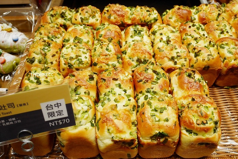 台中吳寶春麵包｜世界冠軍麵包台中也吃的到，推薦台中限定和鹽味可頌，還有冰淇淋也很好吃 @飛天璇的口袋