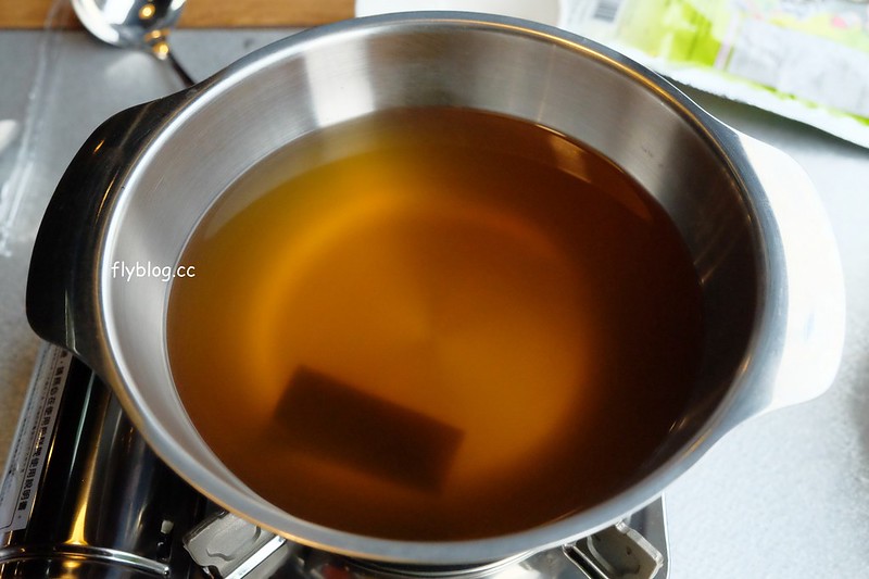 初念火鍋┃台中南屯：宛如咖啡館的漂亮火鍋店，使用天然健康的食材，湯頭有7種不同選擇，推薦手工麵紮實有Q勁 @飛天璇的口袋