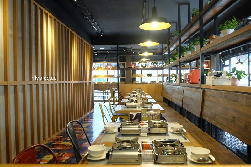 初念火鍋┃台中南屯：宛如咖啡館的漂亮火鍋店，使用天然健康的食材，湯頭有7種不同選擇，推薦手工麵紮實有Q勁 @飛天璇的口袋