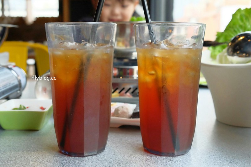 初念火鍋┃台中南屯：宛如咖啡館的漂亮火鍋店，使用天然健康的食材，湯頭有7種不同選擇，推薦手工麵紮實有Q勁 @飛天璇的口袋