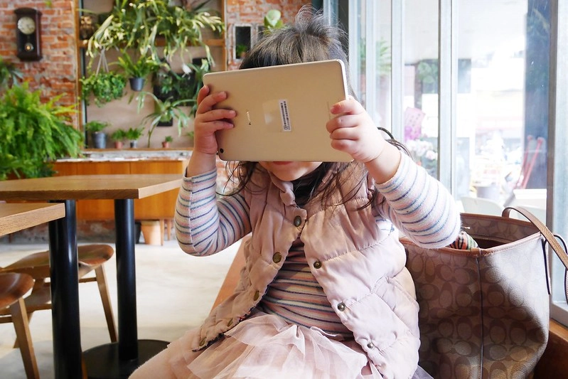 華為平板電腦 HUAWEI MediaPad M3 Lite┃最適合親子共用的平板電腦，可以親子互動娛樂也可以記錄生活的感動 @飛天璇的口袋