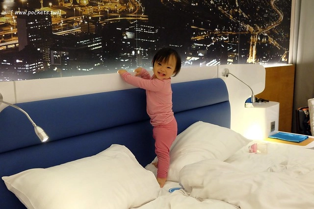 頭等艙飯店．Airline Inn┃台中住宿推薦：台中綠園道以機艙為主題的時尚飯店，鄰近廣三SOGO百貨與勤美綠園道，環境乾淨舒服CP值高，逛街購物都方便 @飛天璇的口袋