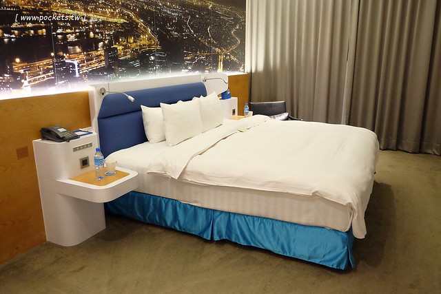 頭等艙飯店．Airline Inn┃台中住宿推薦：台中綠園道以機艙為主題的時尚飯店，鄰近廣三SOGO百貨與勤美綠園道，環境乾淨舒服CP值高，逛街購物都方便 @飛天璇的口袋