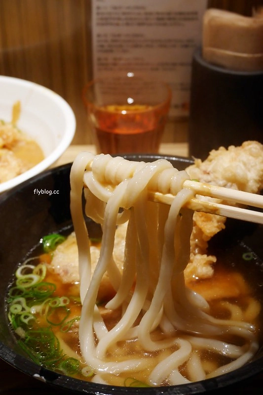 日本大阪｜本町製麵所 Hommachi-seimenjo honten．米其林必比登推薦，店裡只有8個座位 @飛天璇的口袋