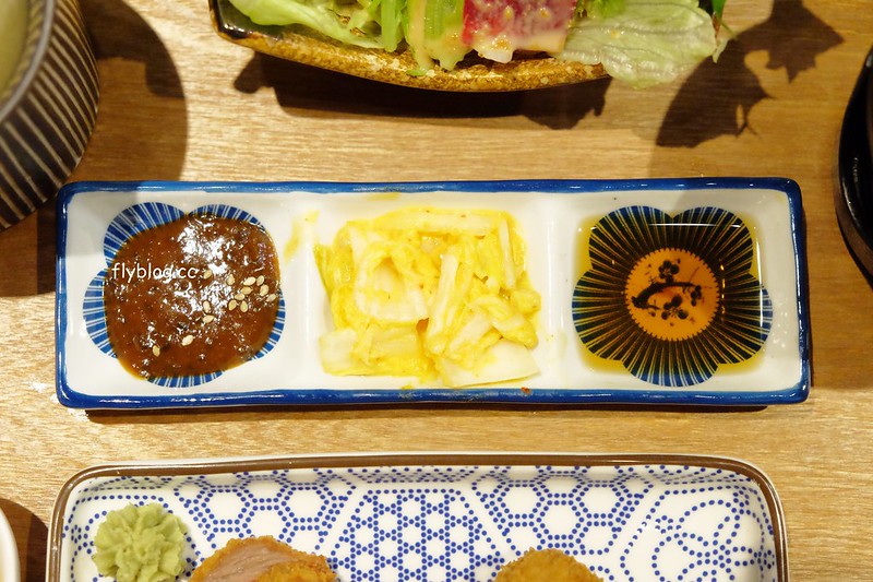 乍牛．王品炸牛排專賣┃台中西屯：牛排也可以用炸的，自已DIY調整熟度，還有台中店每次限定A5和牛，新光三越百貨10樓美食 @飛天璇的口袋