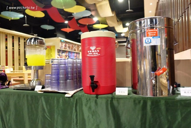 頭等艙飯店．Airline Inn┃台中住宿推薦：台中綠園道以機艙為主題的時尚飯店，鄰近廣三SOGO百貨與勤美綠園道，環境乾淨舒服CP值高，逛街購物都方便 @飛天璇的口袋