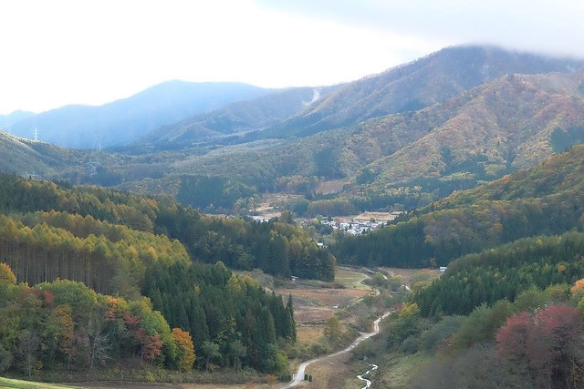 塔崖(塔のへつり)┃福島景點推薦：會津鐵道隱藏版密境，百萬年造就絕美風景，體驗大自然的鬼斧神工，秋天最適合賞楓旅遊 @飛天璇的口袋