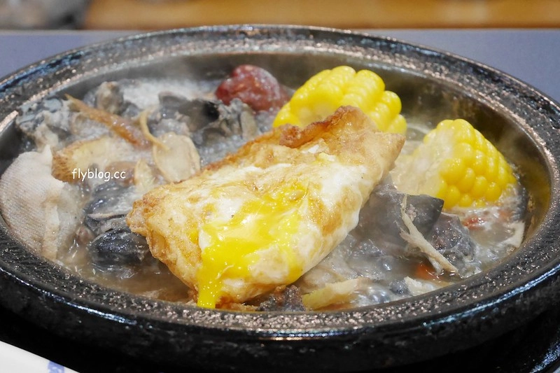 台中西區｜阿里郎迷你火鍋．超過30顆蛤蠣的蒜頭雞超推，還有饕客必點的燒酒雞 @飛天璇的口袋