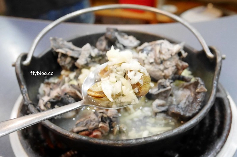 台中西區｜阿里郎迷你火鍋．超過30顆蛤蠣的蒜頭雞超推，還有饕客必點的燒酒雞 @飛天璇的口袋