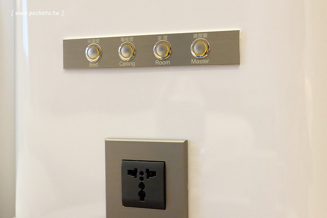 頭等艙飯店．Airline Inn┃台中住宿推薦：台中綠園道以機艙為主題的時尚飯店，鄰近廣三SOGO百貨與勤美綠園道，環境乾淨舒服CP值高，逛街購物都方便 @飛天璇的口袋