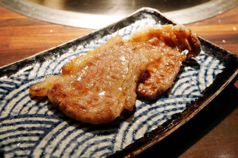 脂板前炭火燒肉｜台中米其林餐盤推薦台中燒肉，濃濃日式氛圍的燒肉店 @飛天璇的口袋