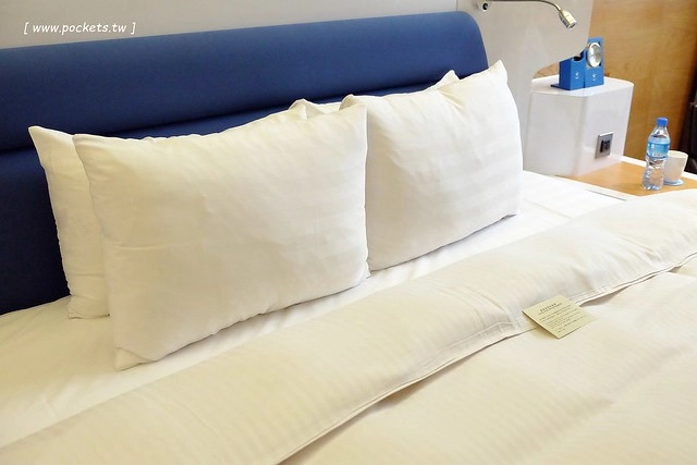 頭等艙飯店．Airline Inn┃台中住宿推薦：台中綠園道以機艙為主題的時尚飯店，鄰近廣三SOGO百貨與勤美綠園道，環境乾淨舒服CP值高，逛街購物都方便 @飛天璇的口袋