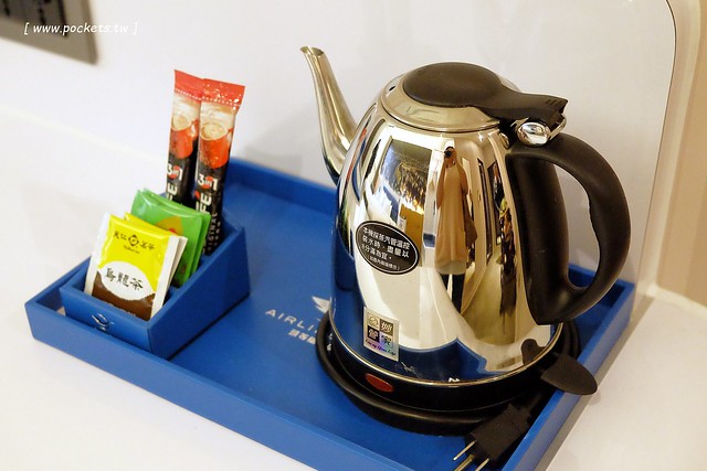 頭等艙飯店．Airline Inn┃台中住宿推薦：台中綠園道以機艙為主題的時尚飯店，鄰近廣三SOGO百貨與勤美綠園道，環境乾淨舒服CP值高，逛街購物都方便 @飛天璇的口袋