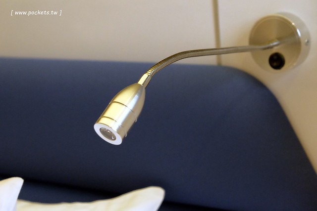 頭等艙飯店．Airline Inn┃台中住宿推薦：台中綠園道以機艙為主題的時尚飯店，鄰近廣三SOGO百貨與勤美綠園道，環境乾淨舒服CP值高，逛街購物都方便 @飛天璇的口袋