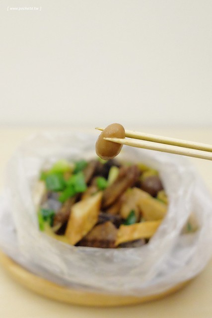 雄麻吉滷味┃台中小吃美食：位於北屯民俗公園前方，晚上才出沒的滷味發財車，滷味好吃又夠味，北屯人宵夜的好夥伴 @飛天璇的口袋