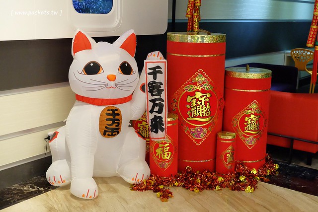 頭等艙飯店．Airline Inn┃台中住宿推薦：台中綠園道以機艙為主題的時尚飯店，鄰近廣三SOGO百貨與勤美綠園道，環境乾淨舒服CP值高，逛街購物都方便 @飛天璇的口袋