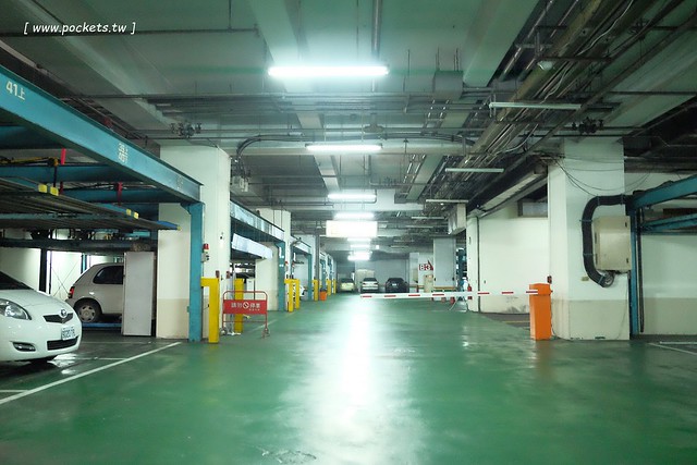 頭等艙飯店．Airline Inn┃台中住宿推薦：台中綠園道以機艙為主題的時尚飯店，鄰近廣三SOGO百貨與勤美綠園道，環境乾淨舒服CP值高，逛街購物都方便 @飛天璇的口袋