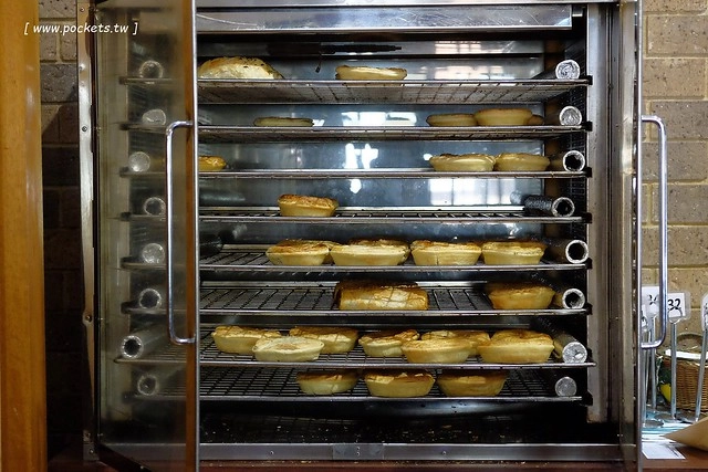 澳洲墨爾本｜帕芬比利 Puffing Billy，搭乘澳洲最古老蒸汽火車，零距離接觸野生鸚鵡、飛派餐廳 Pie in the sky午餐、Sky High眺望台賞美景、LV旗下Chandon酒莊品嚐美酒 @飛天璇的口袋